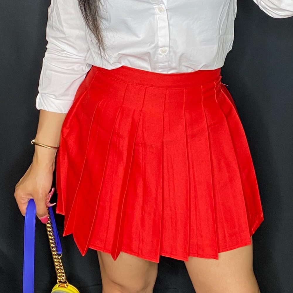 Tennis skirt with shorts lined underneath (Red)